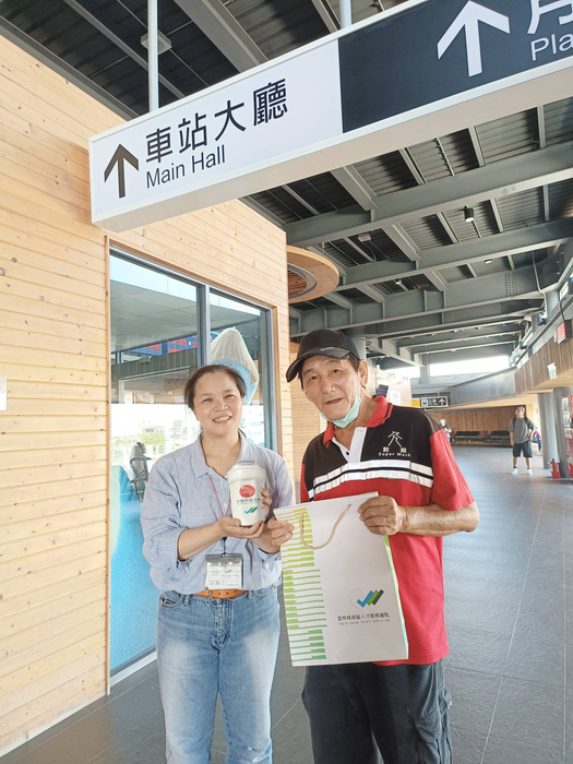 圖說：雲林縣銀髮人才服務據點父親節特別關懷活動。(圖/中信科技大學提供)